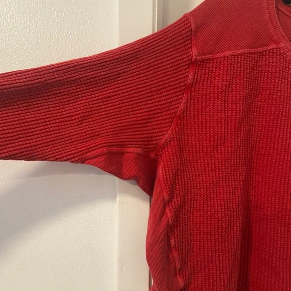 Free People One red Blake boxy cut thermal waffle knit long sleeve XS - Picture 5 of 6